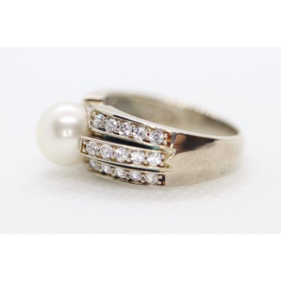 Sterling Silver Pearl and CZ accent ring - Picture 5 of 9